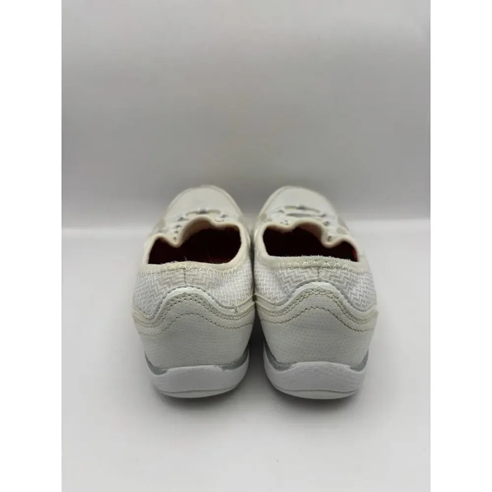 Skechers Breathe Easy White Slip On Shoes Women Size 6.5